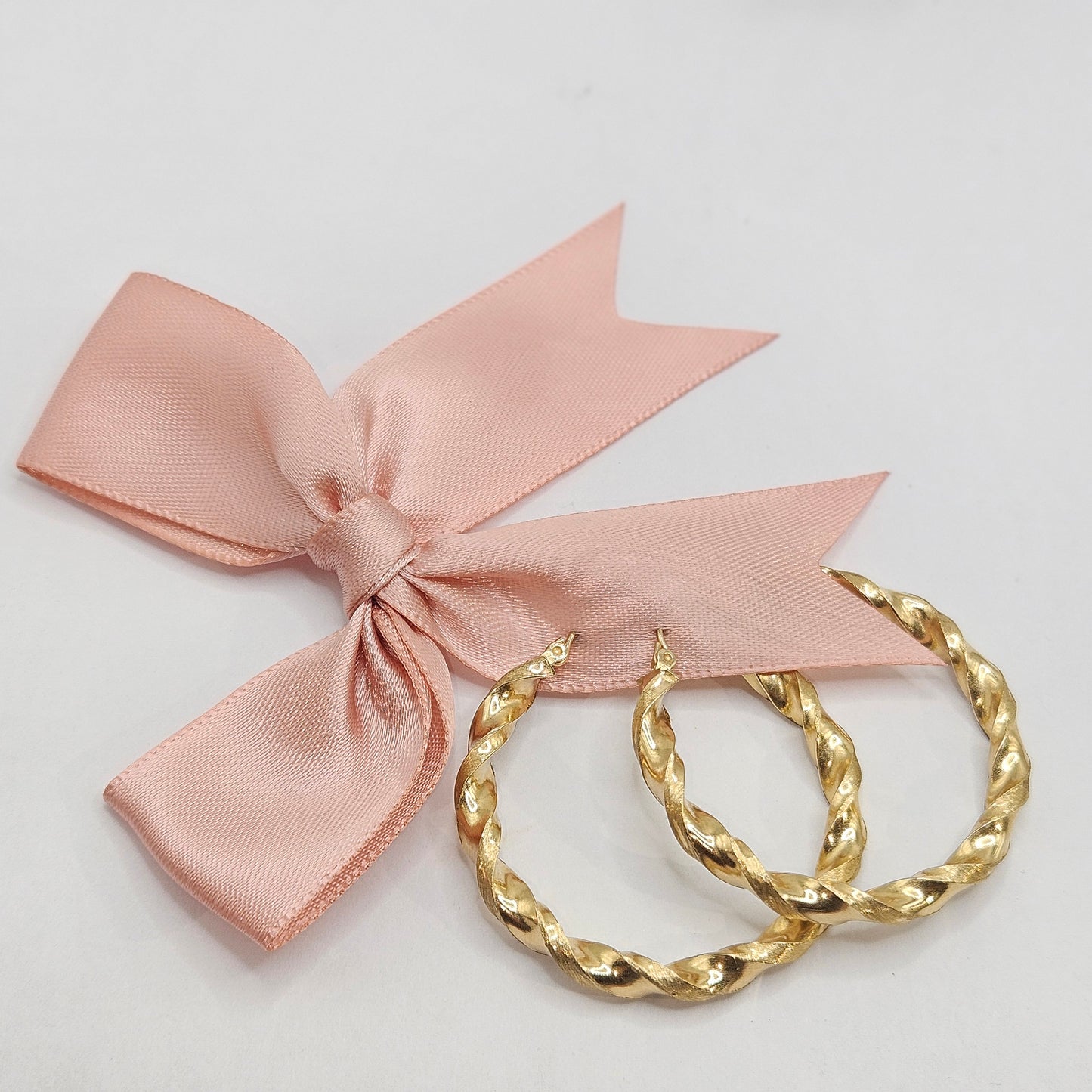 Medium Twisted Hoops