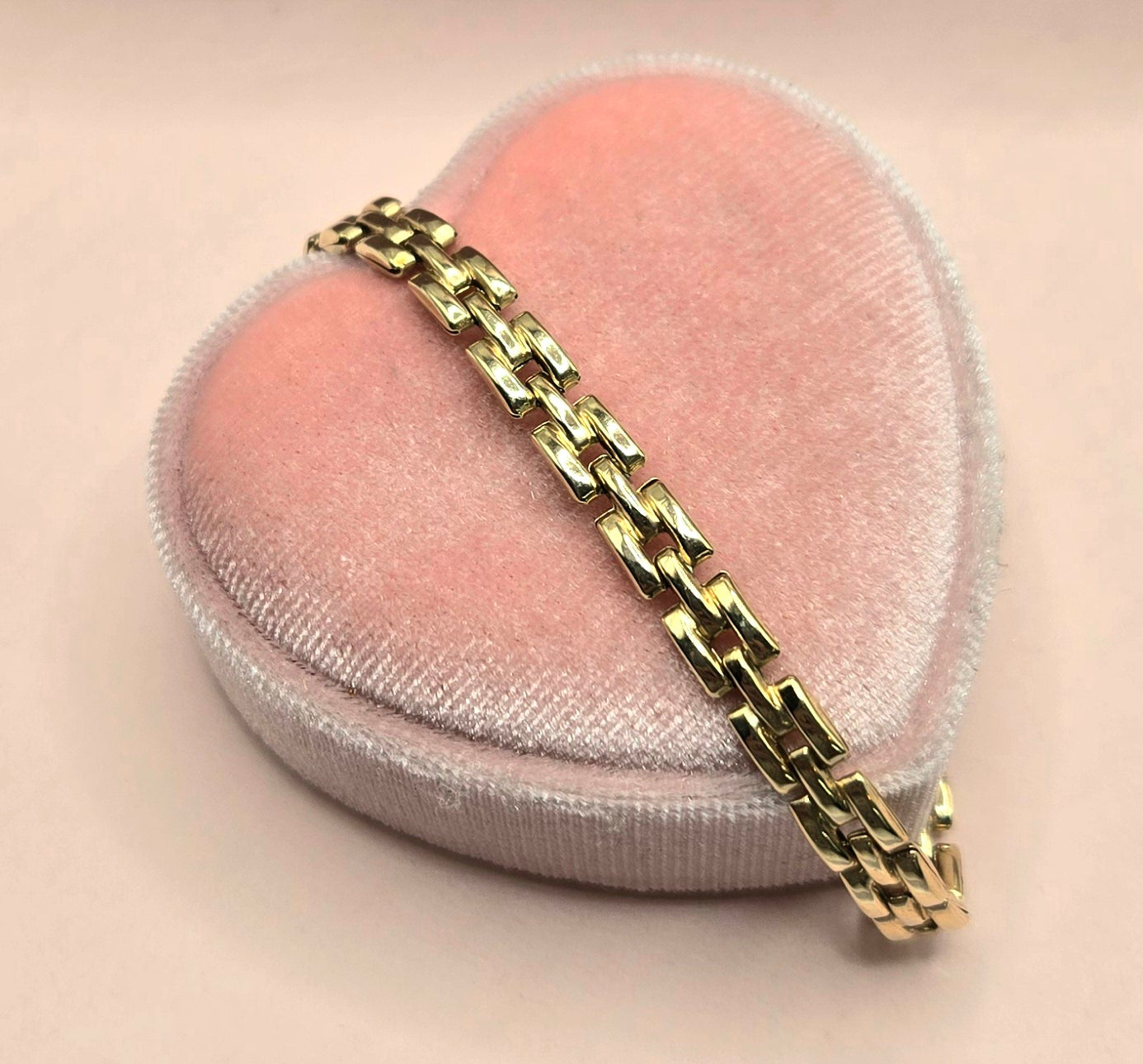 Clock Style Choker