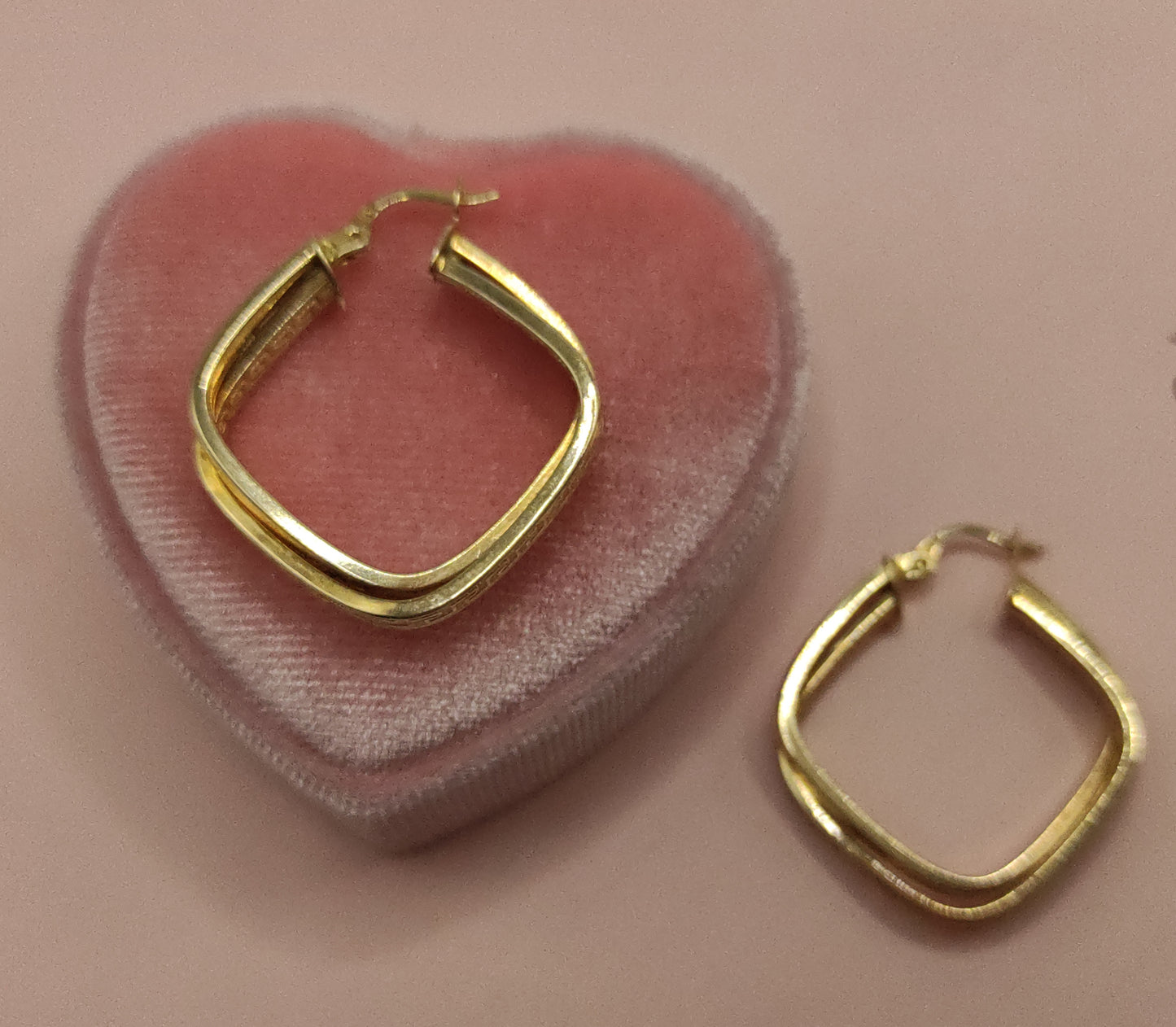 Double Rhombus Hoops