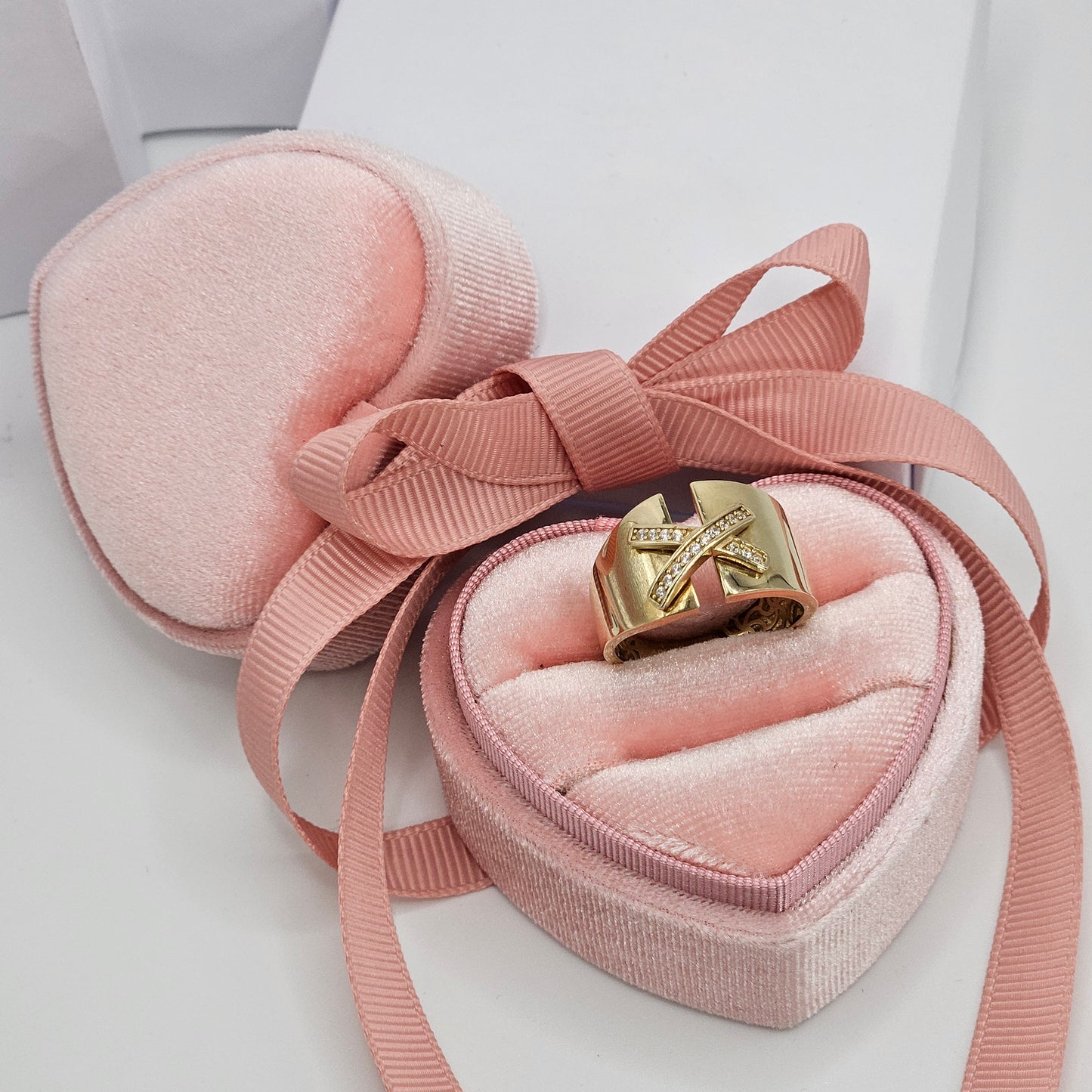 Cross Closure Ring