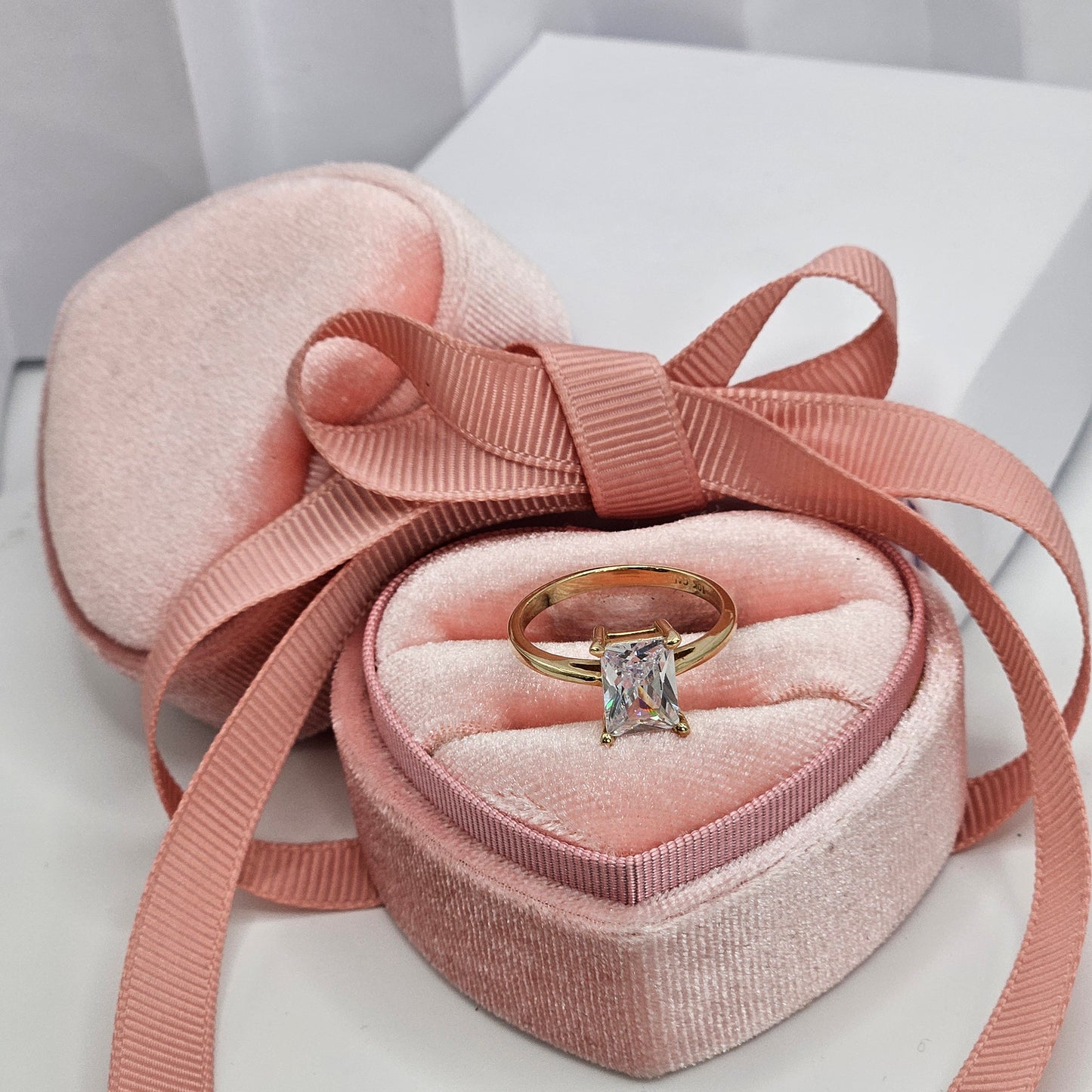 Lonely Ring