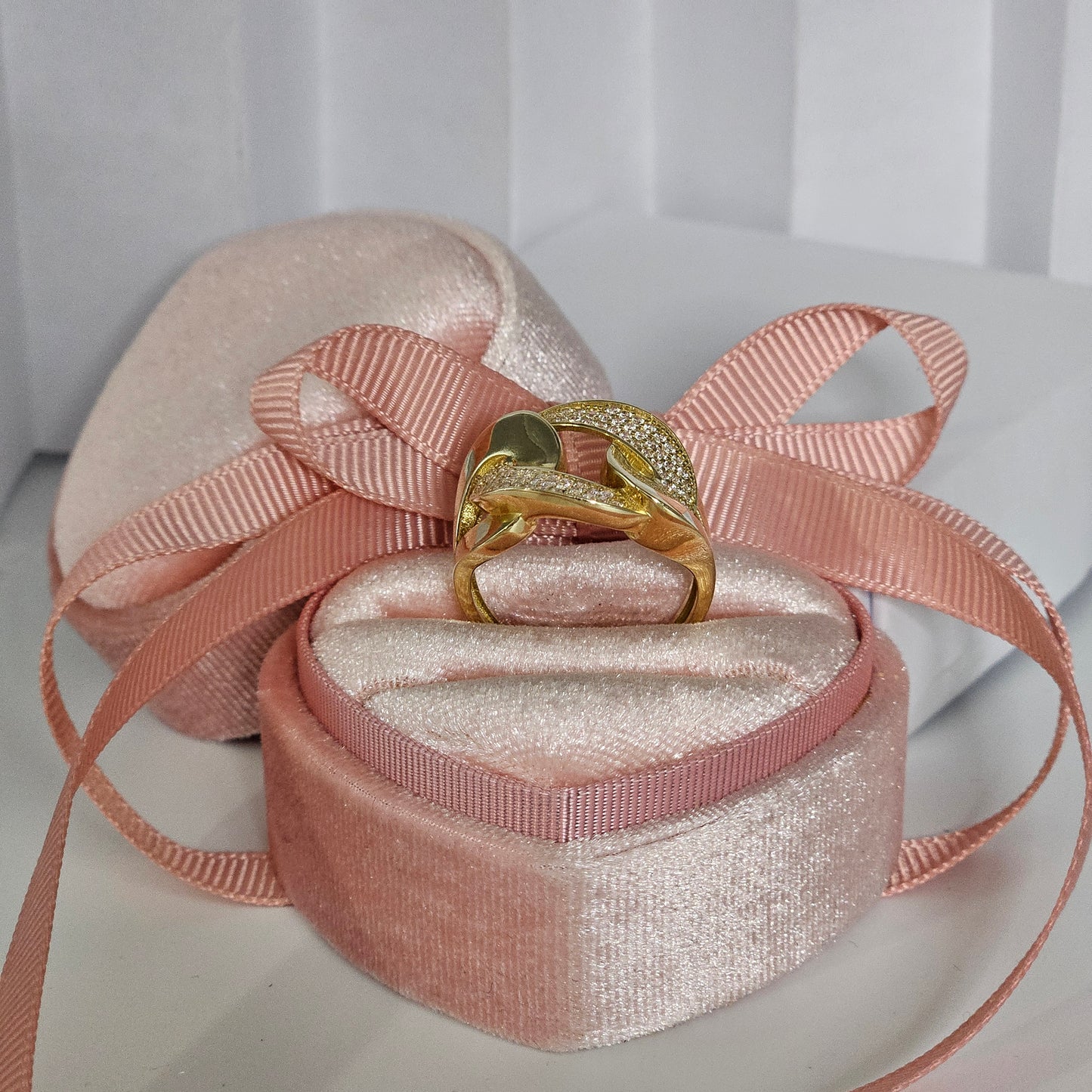 Chain Ring with Central Zirconia