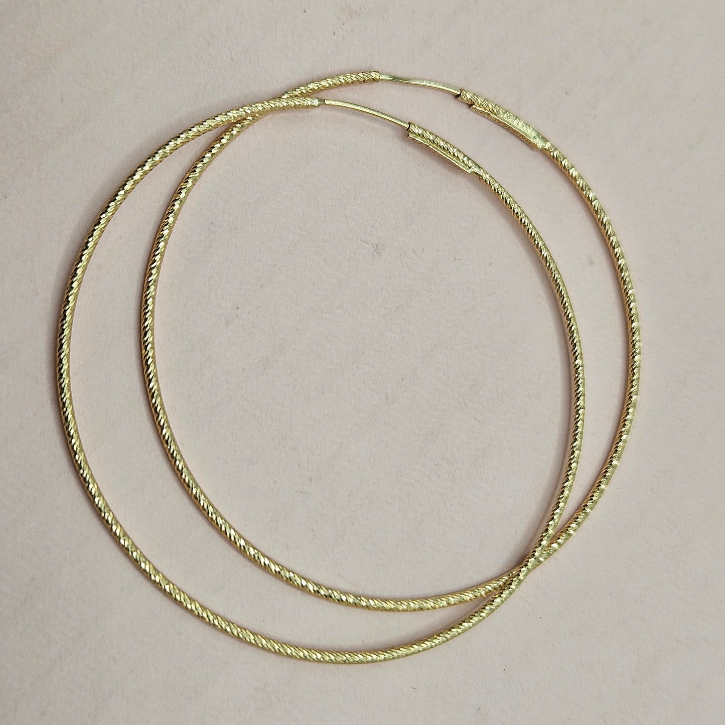 Thin Hoop Earing