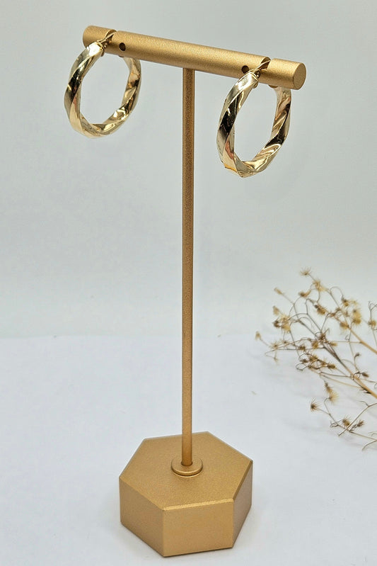 Thin Twisted Hoops