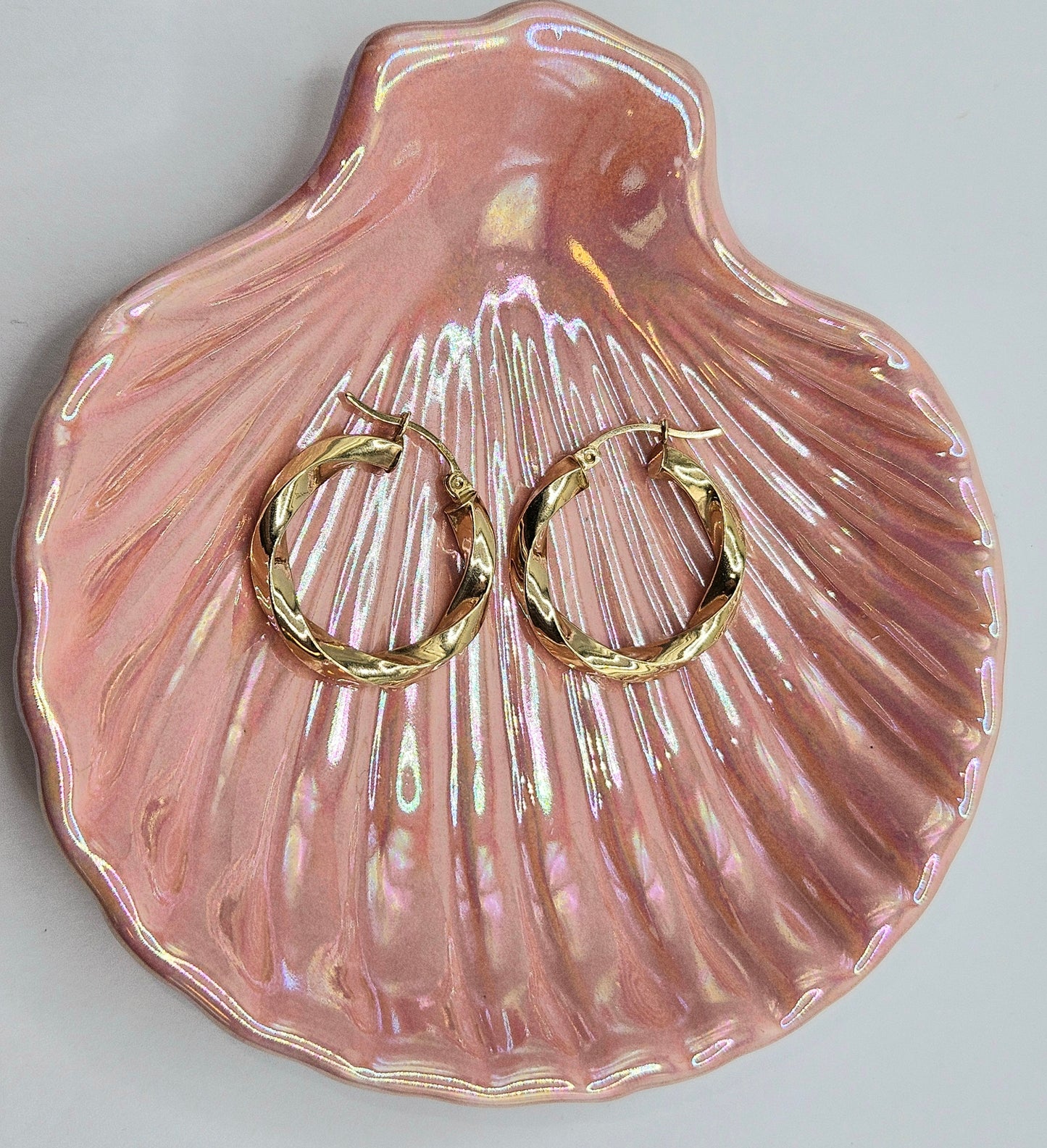 Thin Twisted Hoops