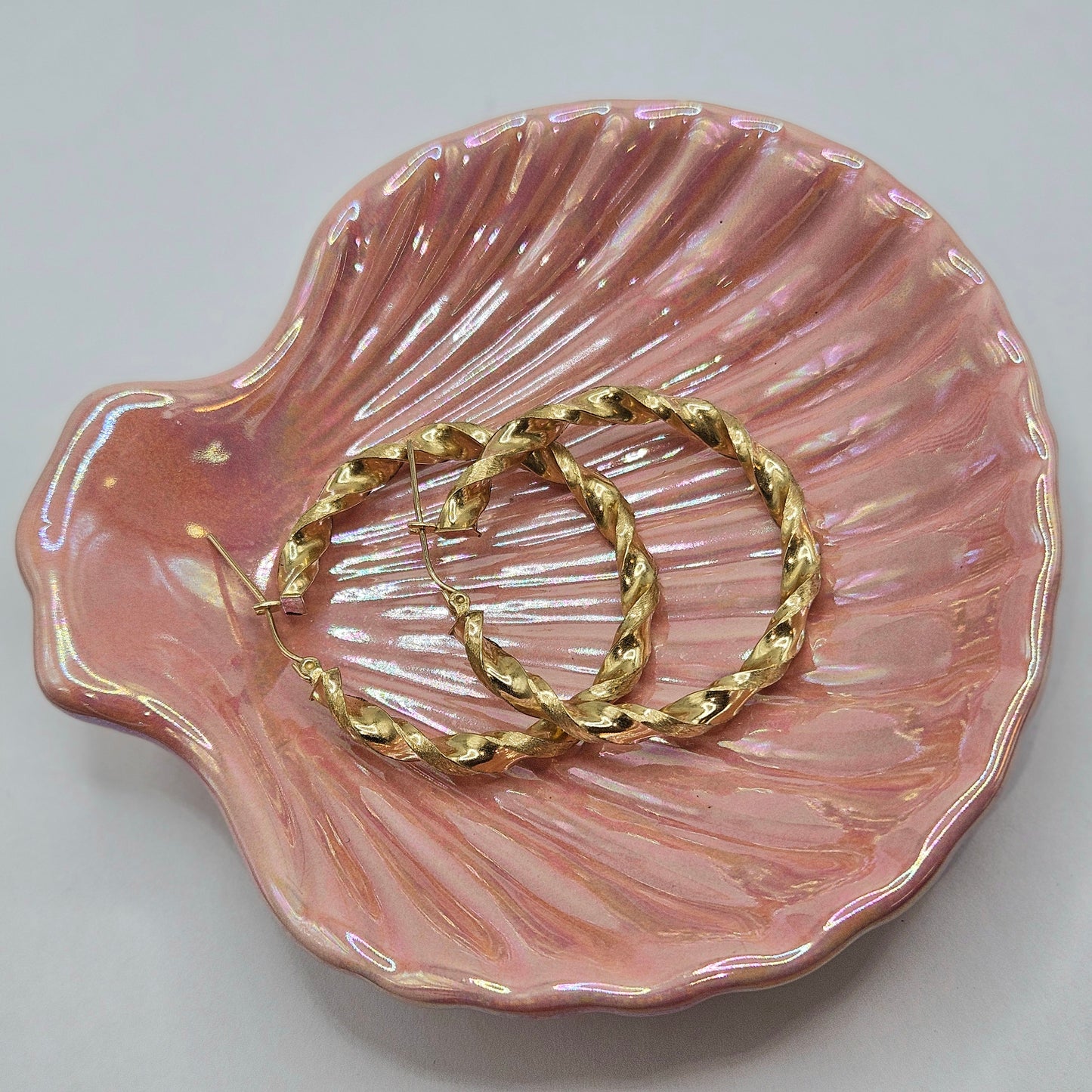 Medium Twisted Hoops