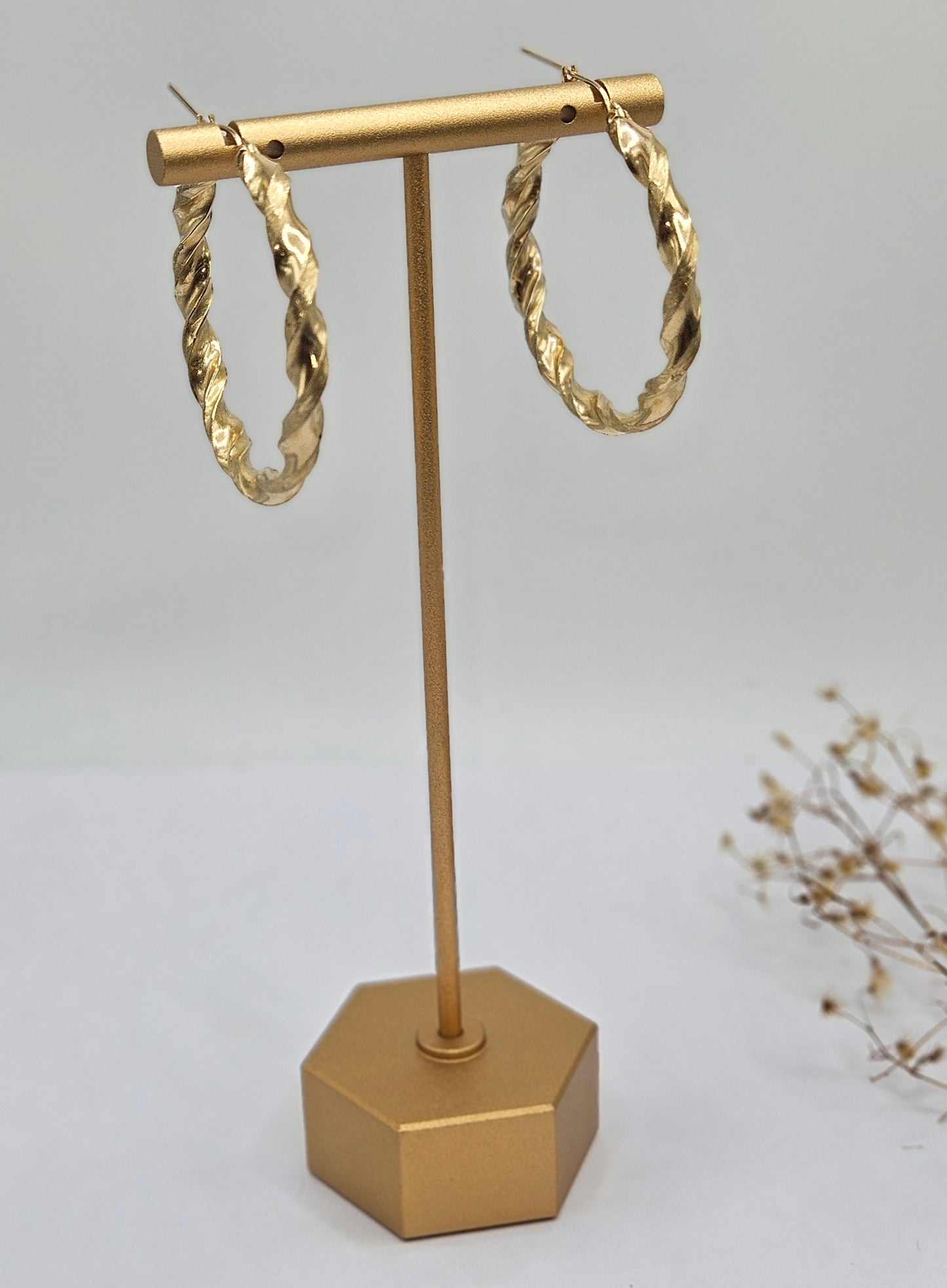 Medium Twisted Hoops