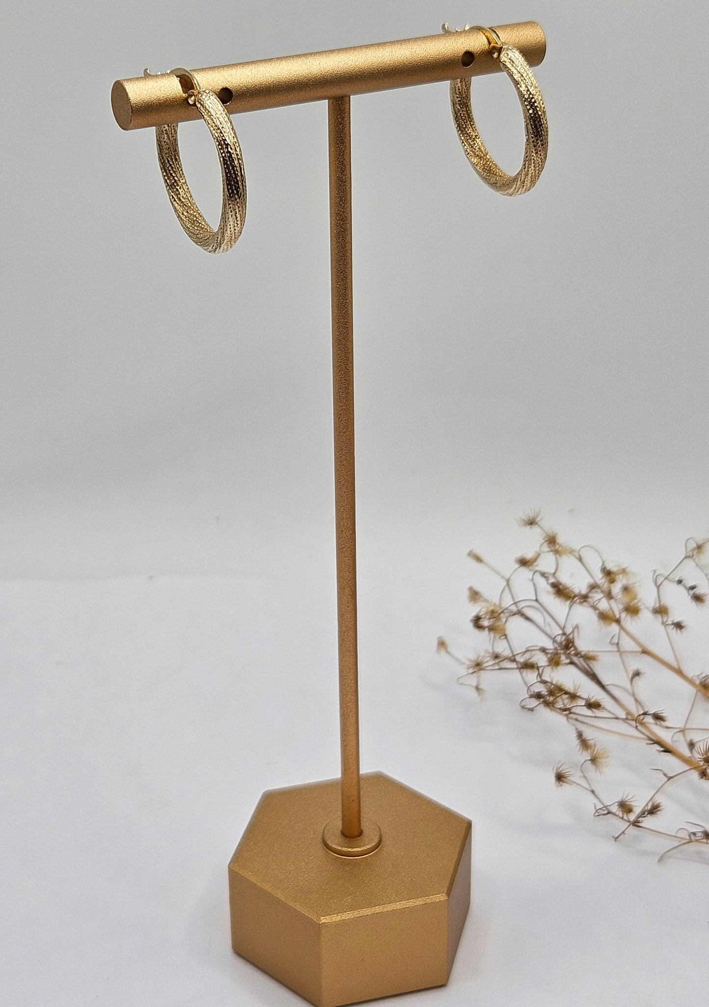 Simple Twisted Hoops