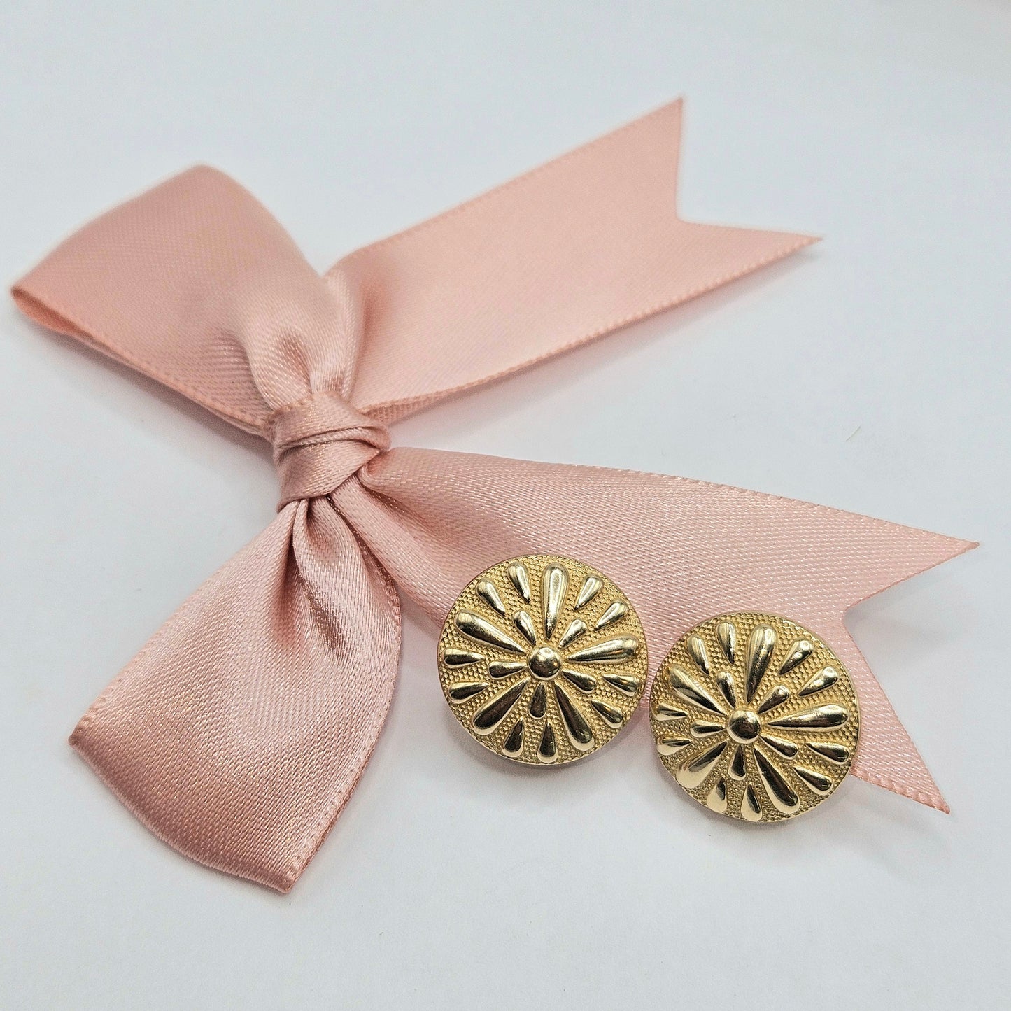 Round Flower Earring