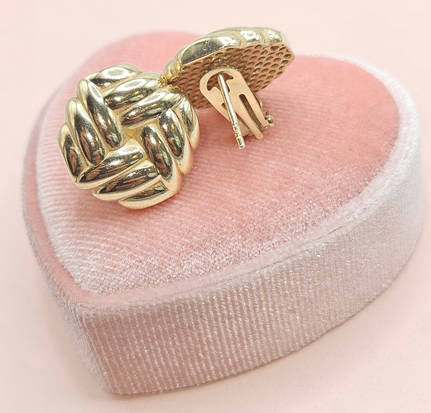 Square Knot Earring Oval Closure