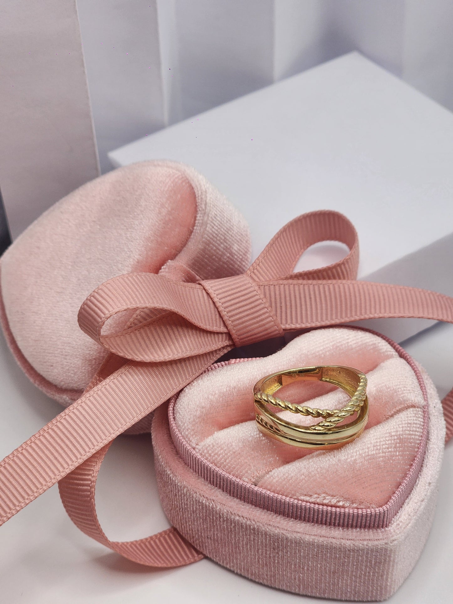 Plin Cross Ring whith Rope