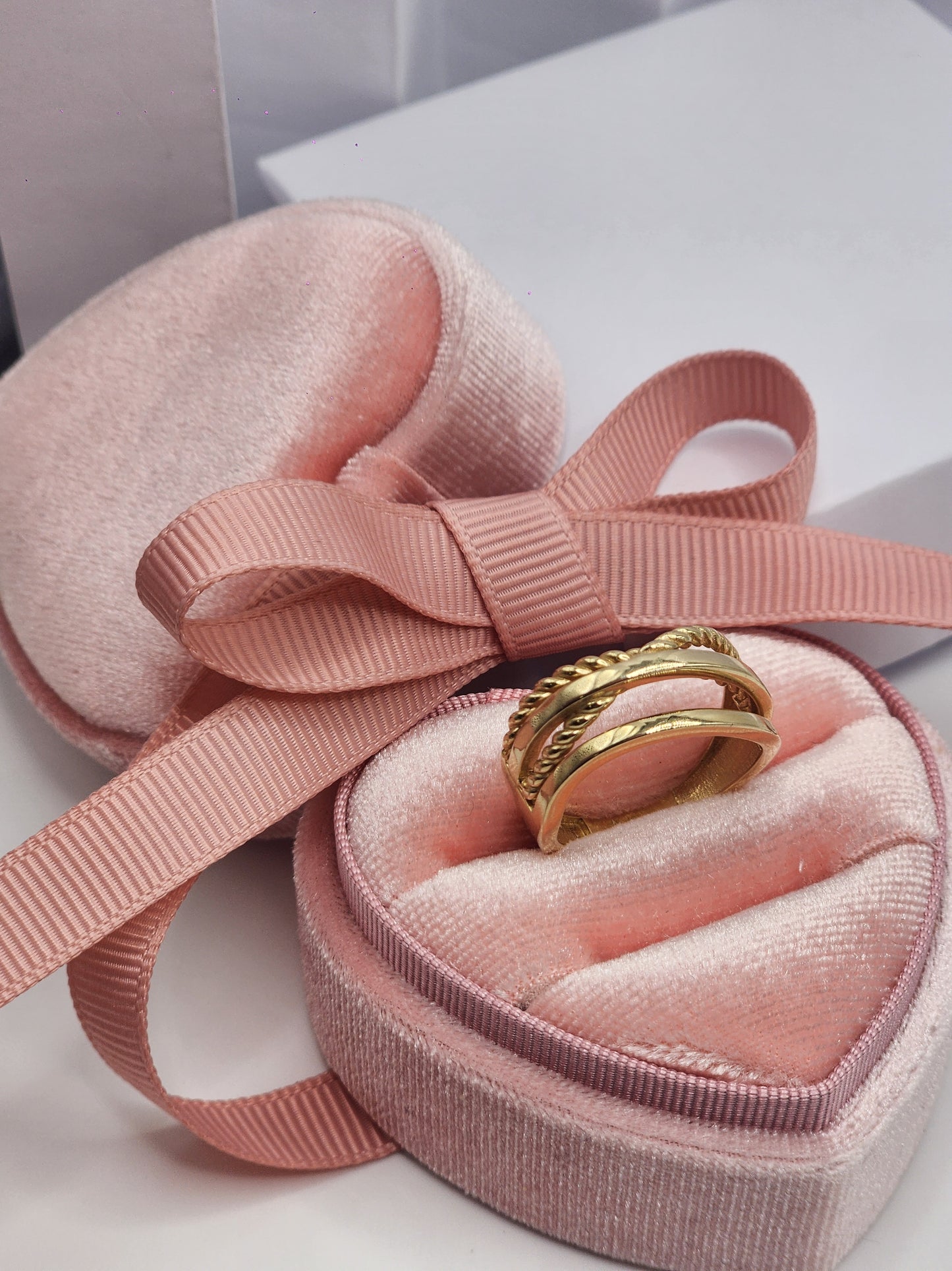 Plin Cross Ring whith Rope