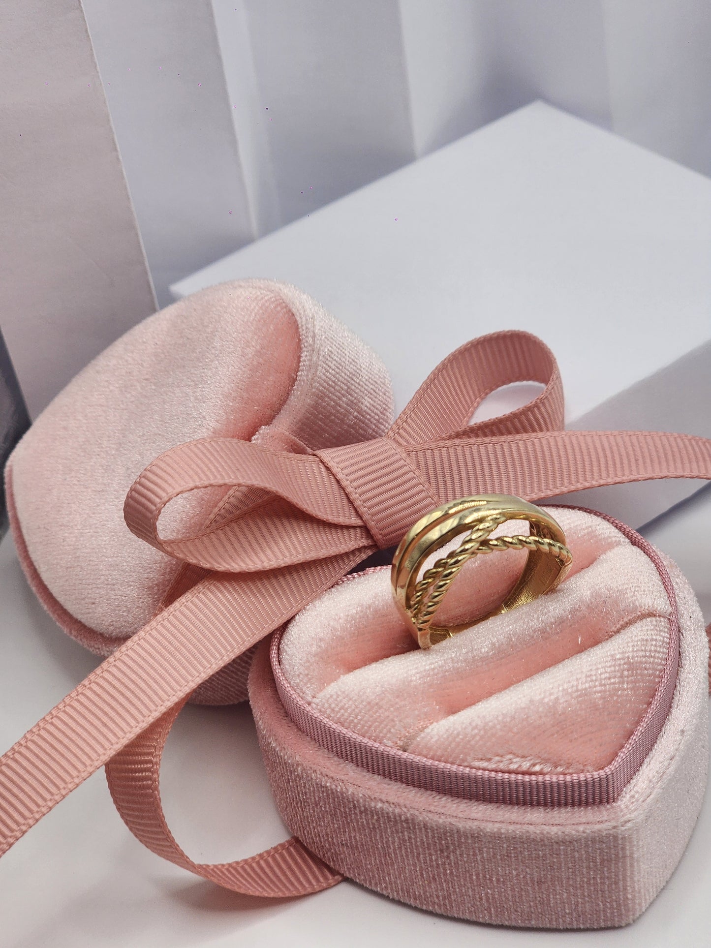 Plin Cross Ring whith Rope