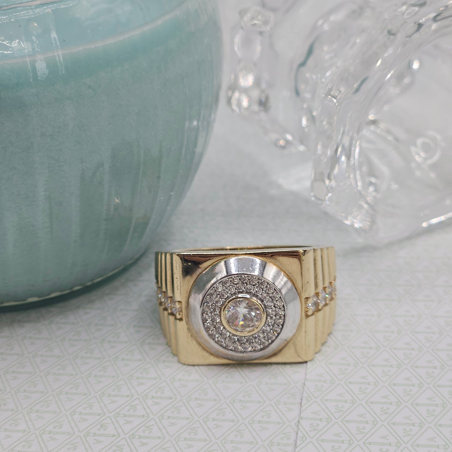 Central Round Zirconia Ring