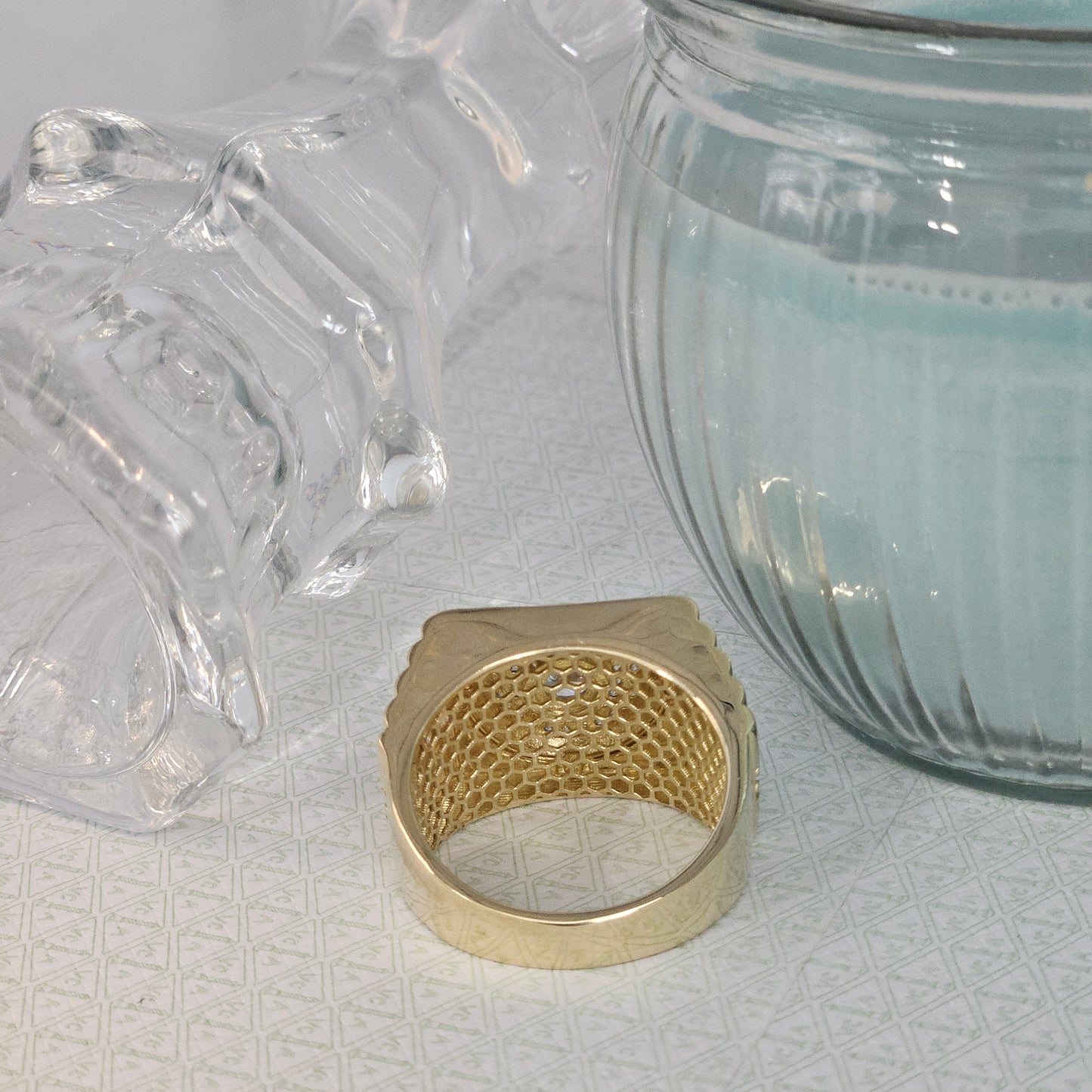 Central Round Zirconia Ring