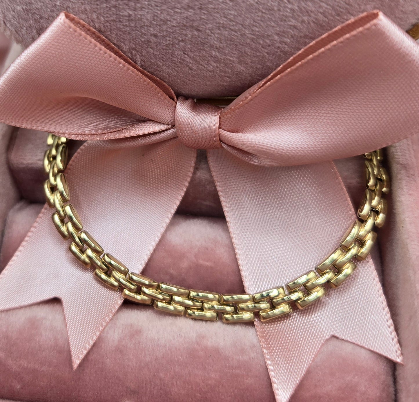 Clock Style Choker