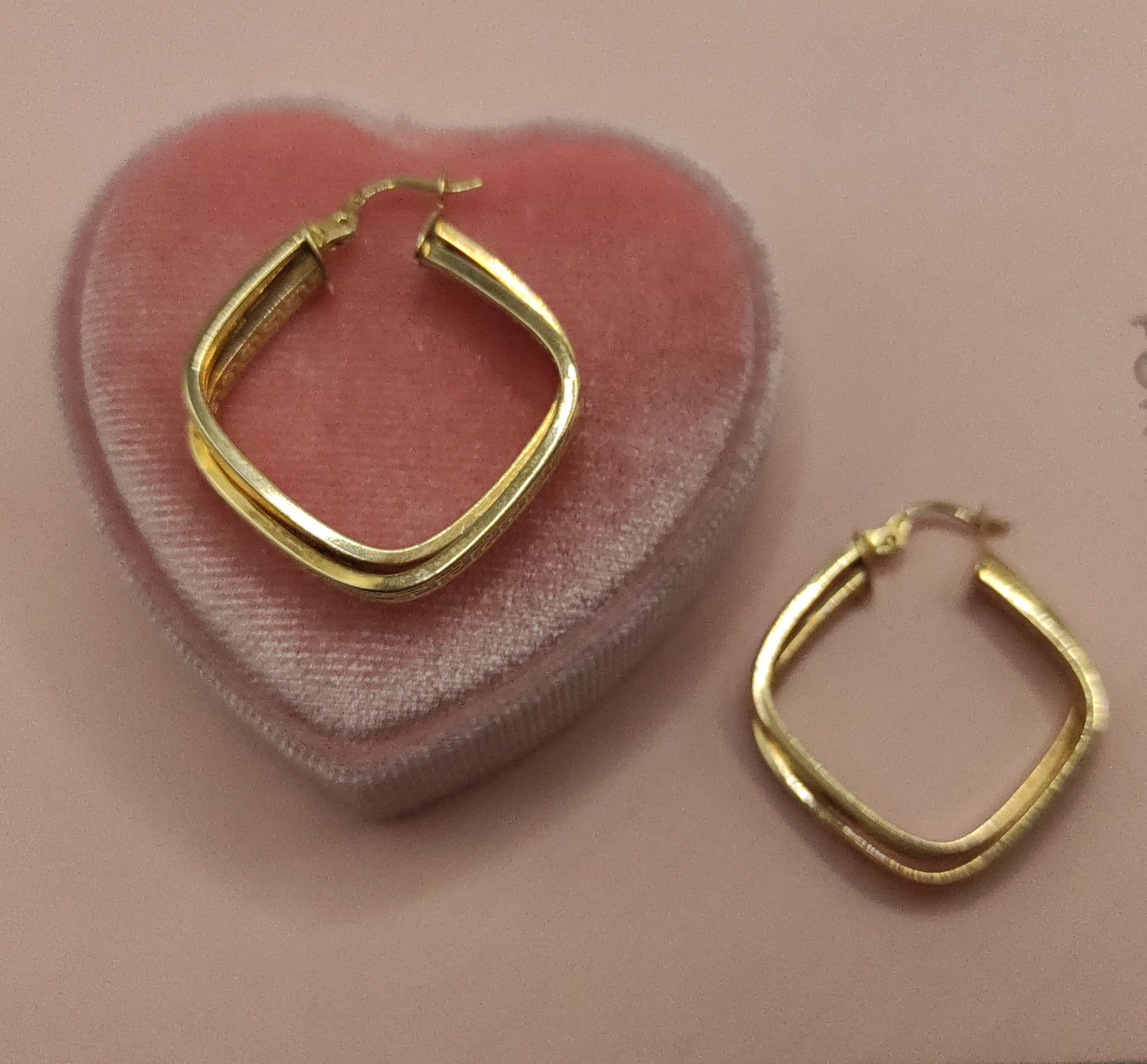 Double Rhombus Hoops