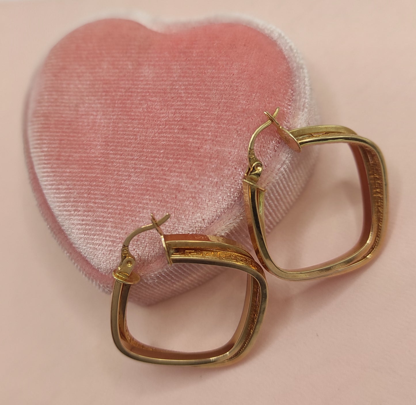 Double Rhombus Hoops
