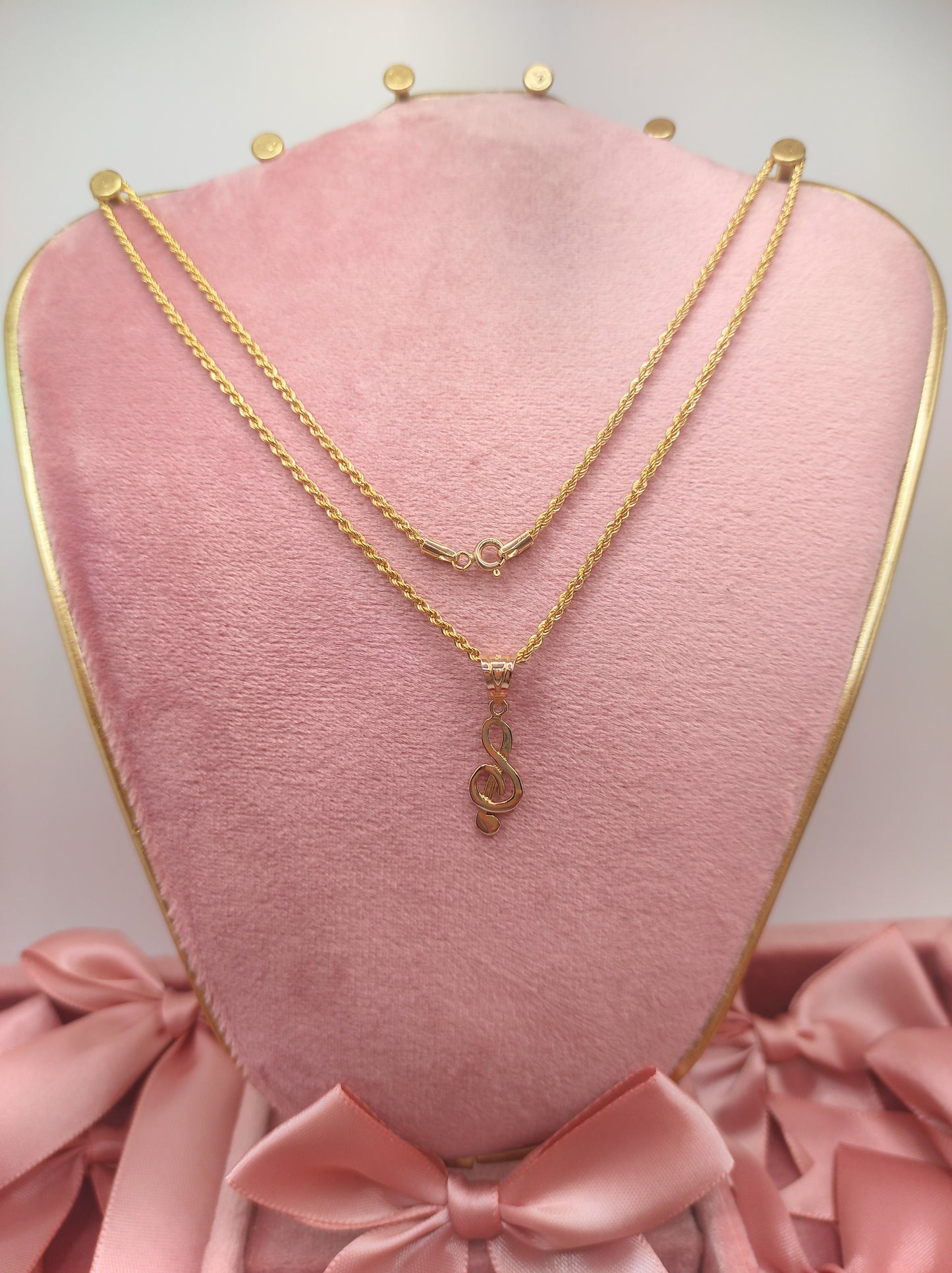 Cord chain with Treble Clef pendant